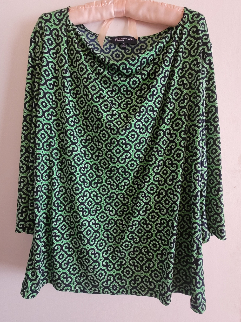 Jones New York Green and Black Geometric Top